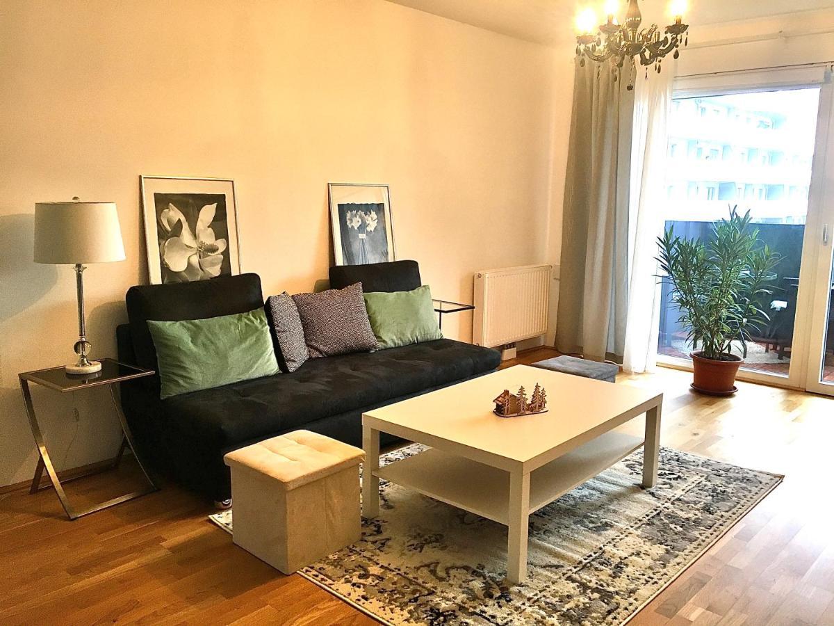 2 Bedroom Apartment Next To Metro U1 And Garage Parking Bécs Kültér fotó